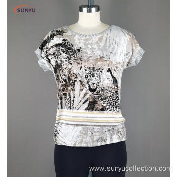 Animal top with round neck and sleeveless